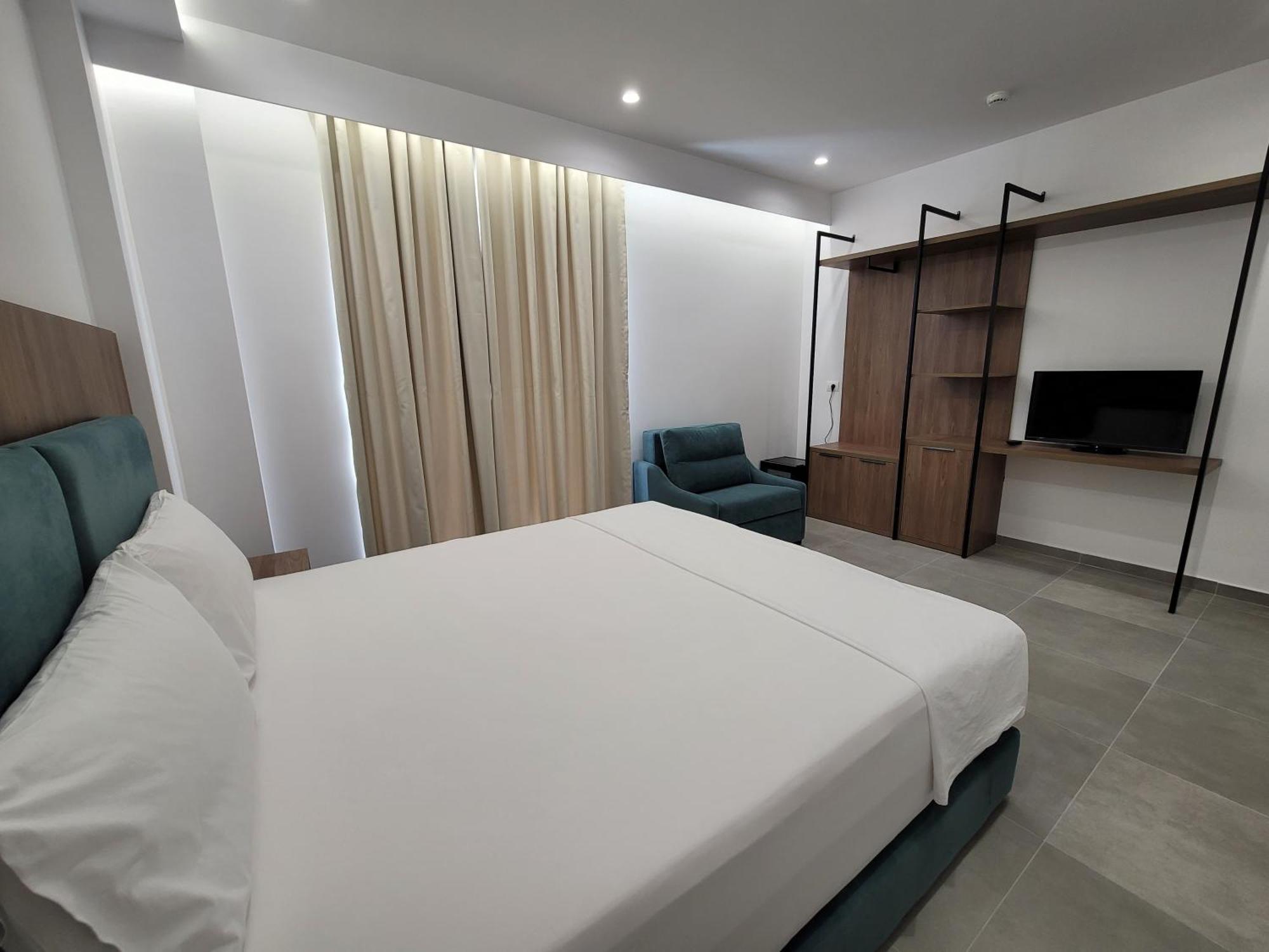 Prestige Hotel Ksamil Exterior photo