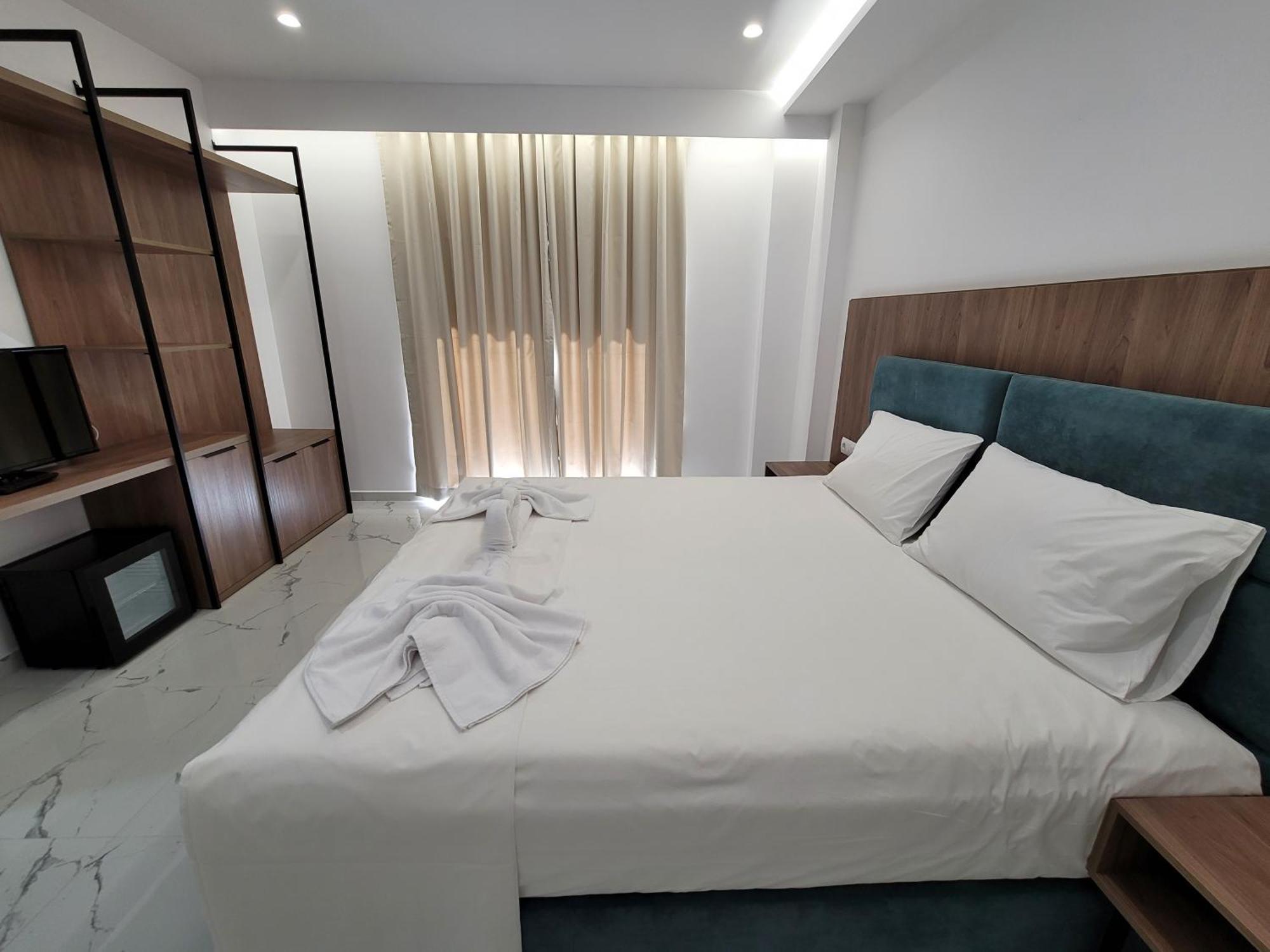 Prestige Hotel Ksamil Exterior photo